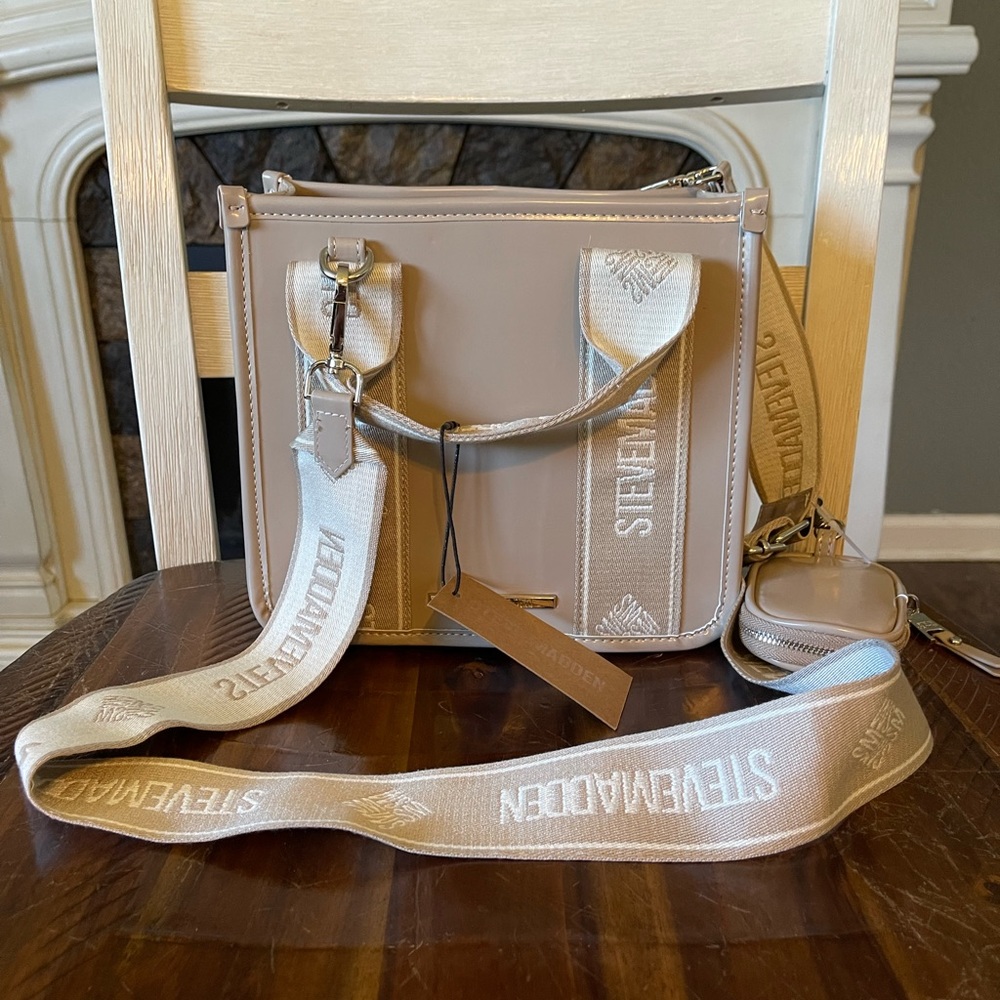 Steve Madden Crossbody Tote Patent Leather Bwebber Beige With Air Pod Case